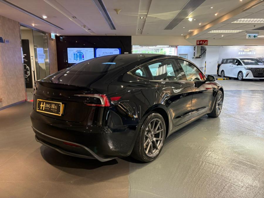 Model 3 RWD - Image 2